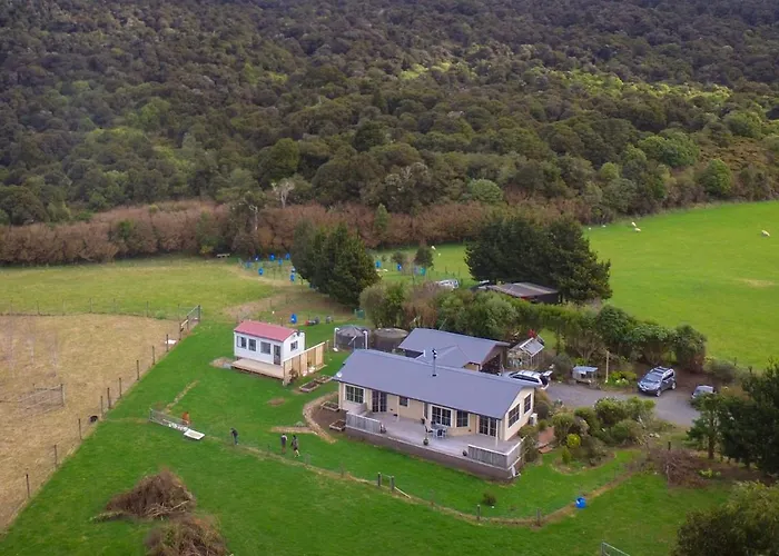 Tram Track Cosy Cabin Reserve
